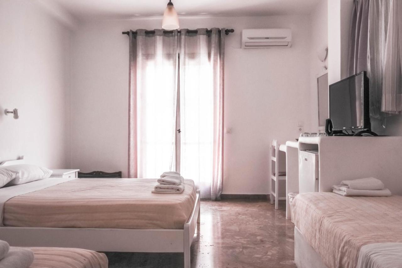 Hotel Mohitero Kamari  Bagian luar foto