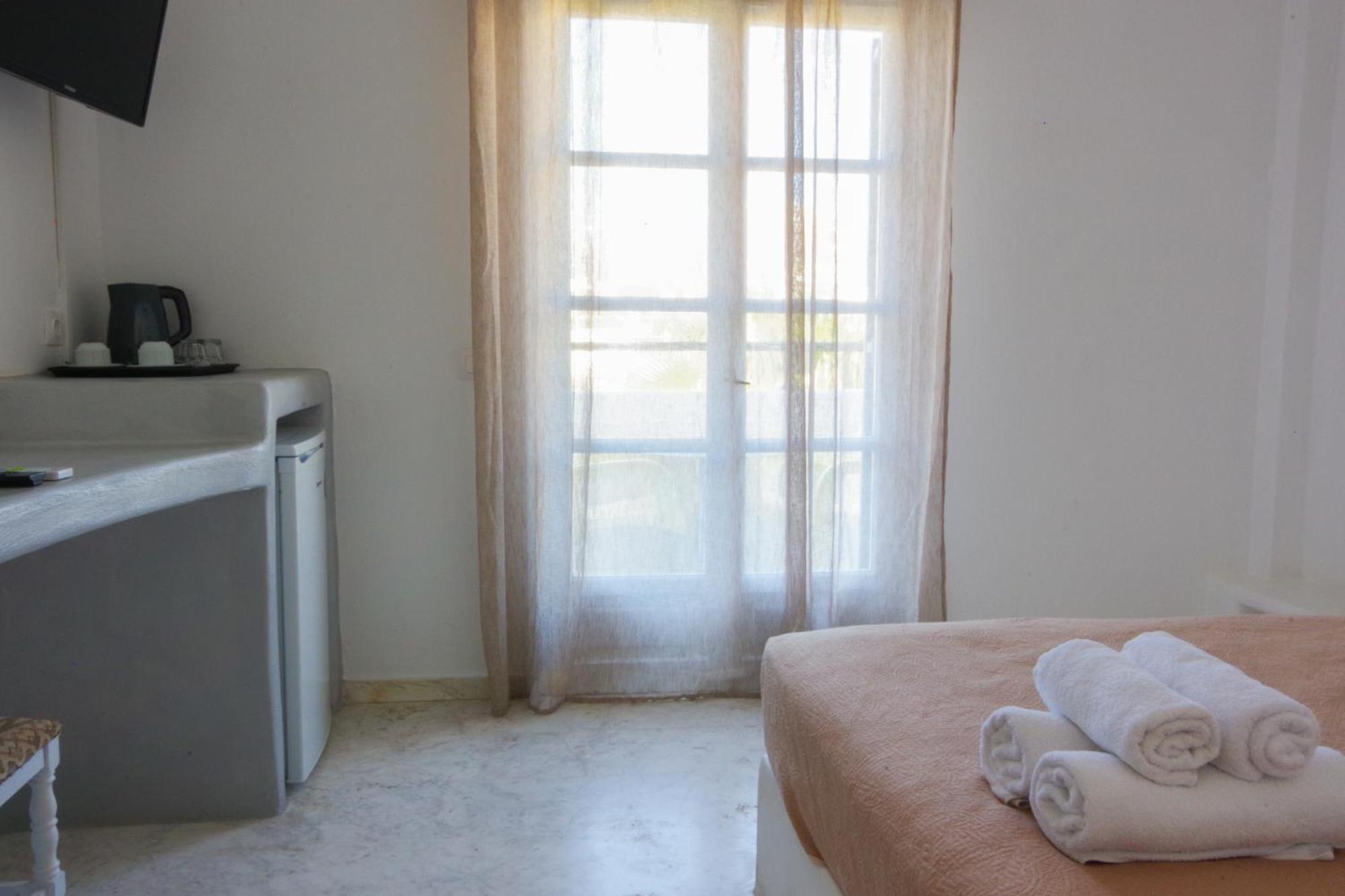 Hotel Mohitero Kamari  Bagian luar foto
